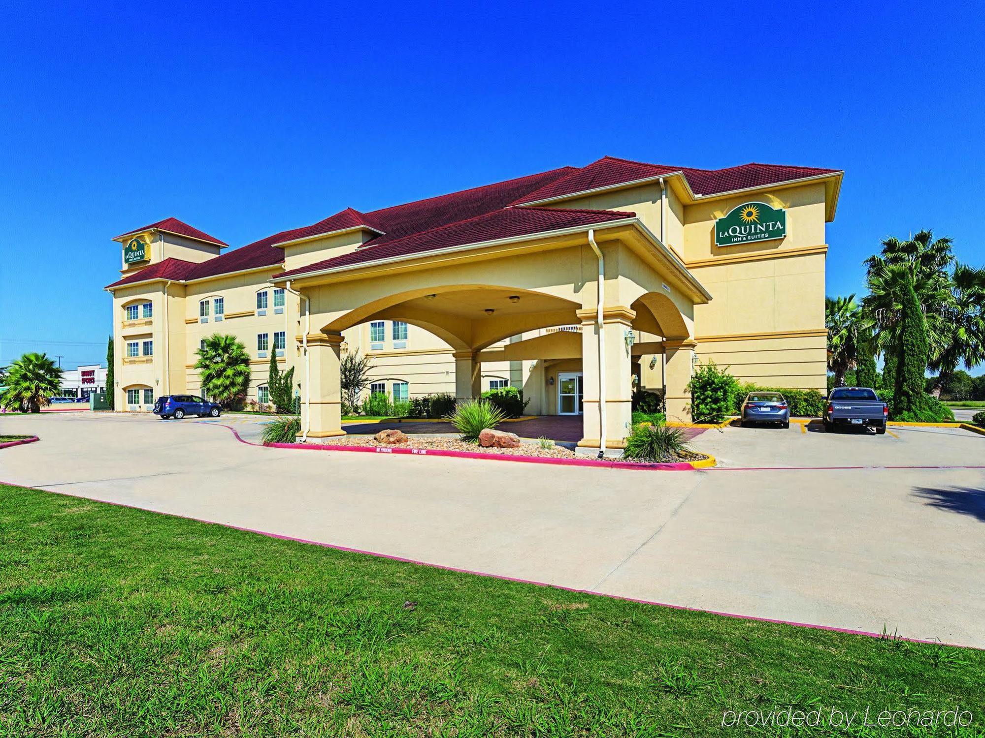 Baymont Inn & Suites Бренем Екстер'єр фото