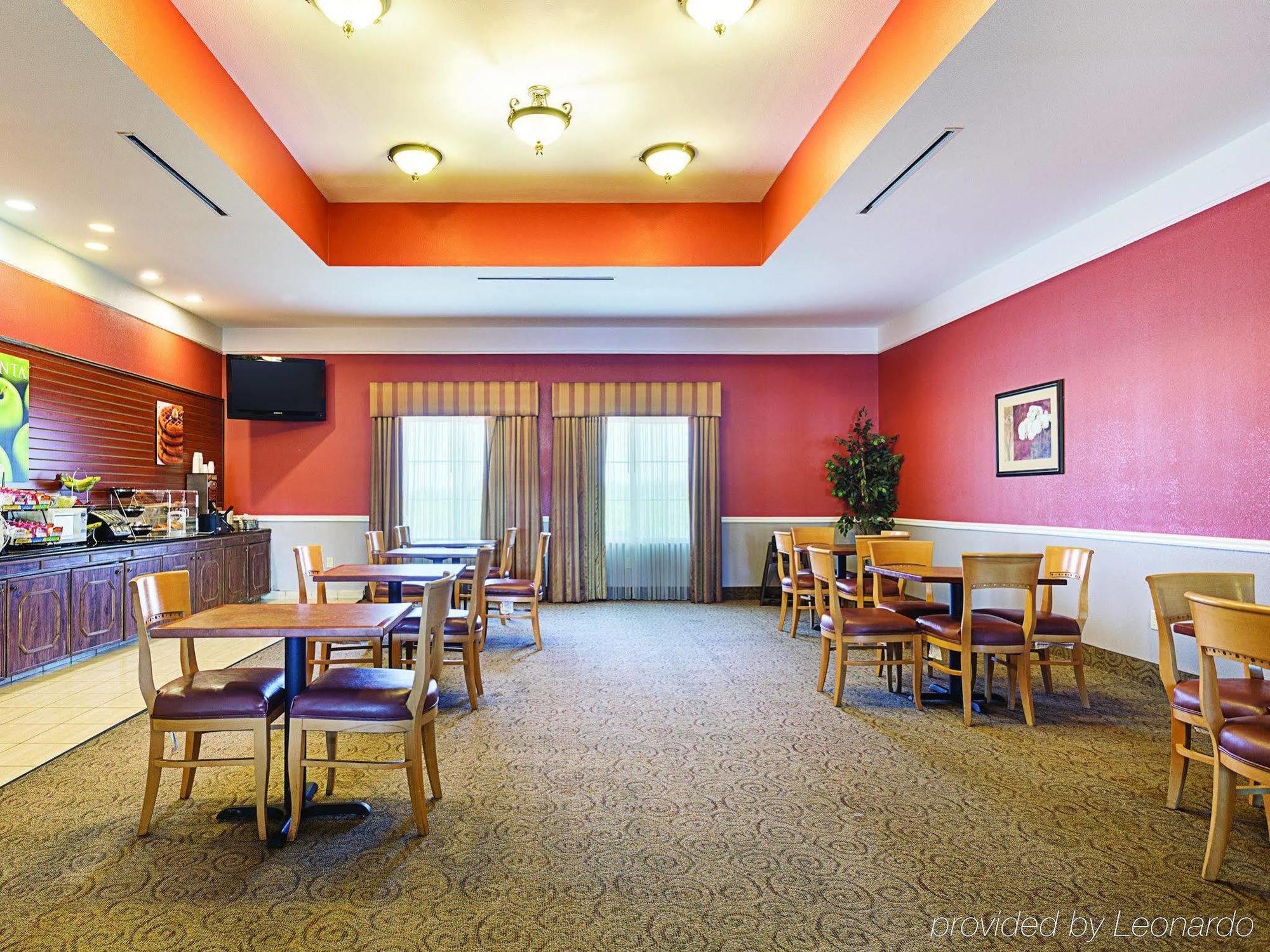 Baymont Inn & Suites Бренем Екстер'єр фото