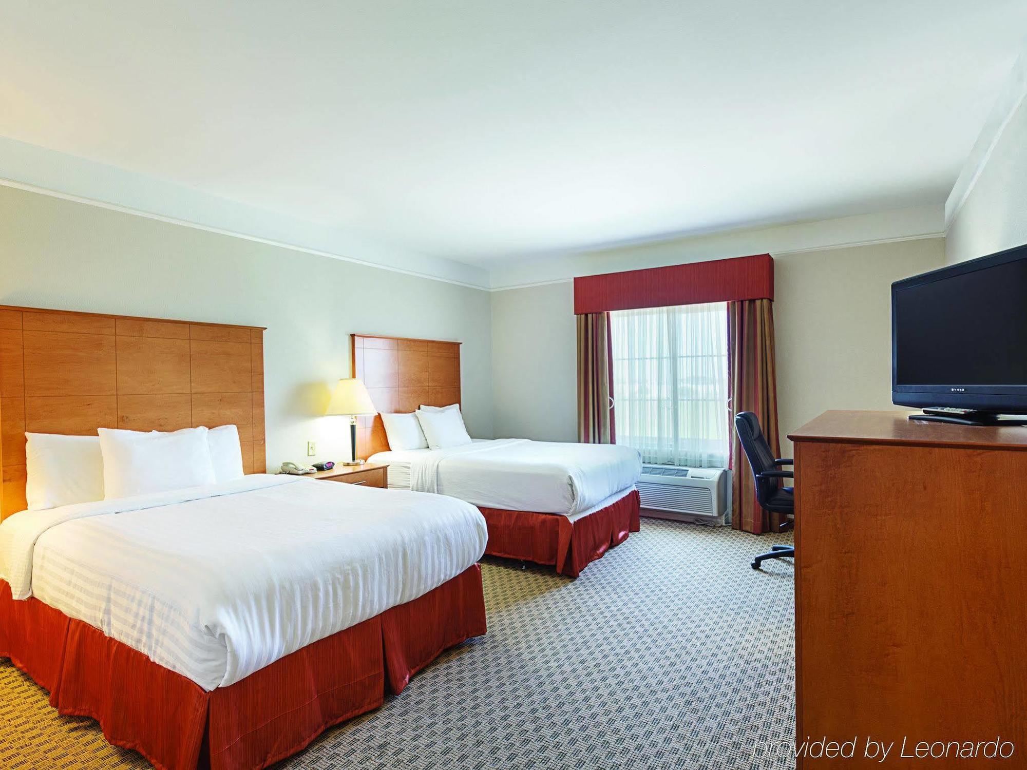 Baymont Inn & Suites Бренем Екстер'єр фото