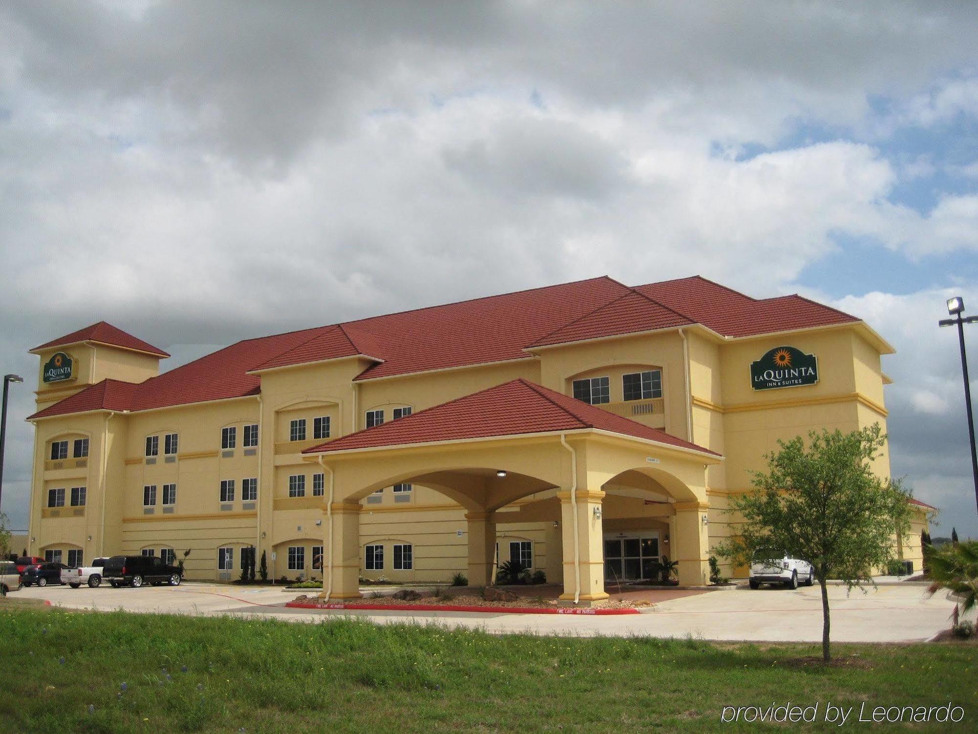 Baymont Inn & Suites Бренем Екстер'єр фото